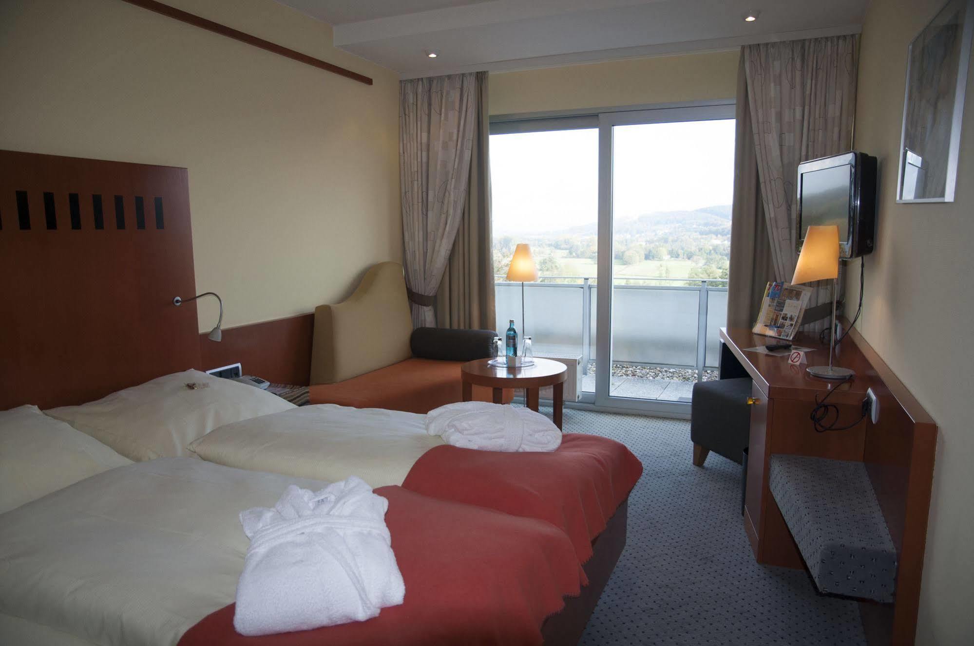 Trip Inn Landhotel Badsoden-Salmuenster Bad Soden-Salmünster Esterno foto